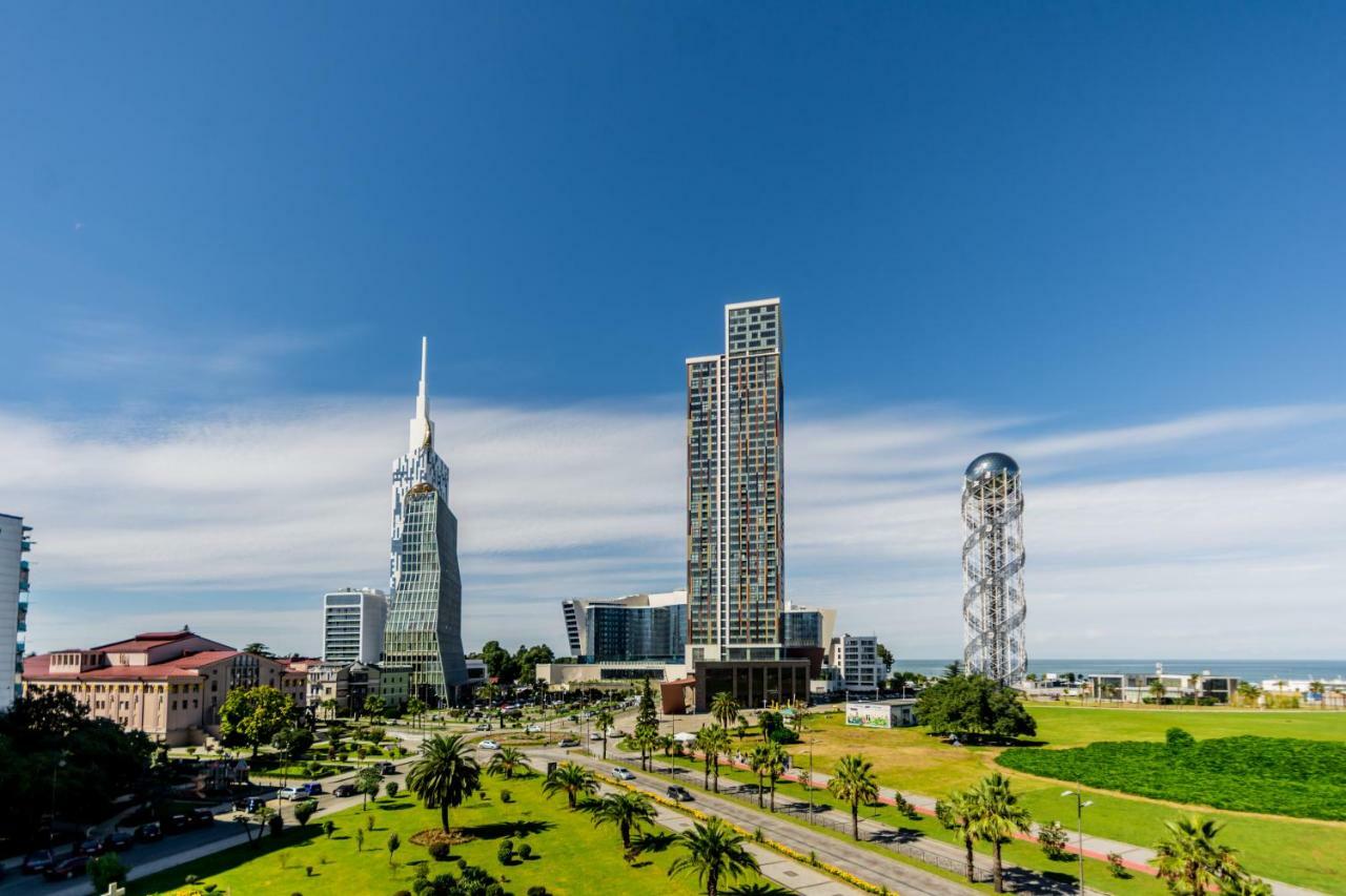Sadafi Hotel • Სასტუმრო Სადაფი バトゥーミ エクステリア 写真